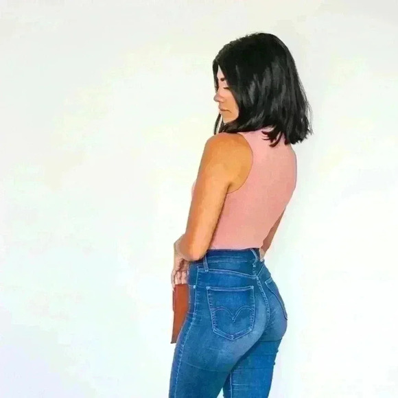 Choker V-neck Bodysuit - Picture 4 of 4